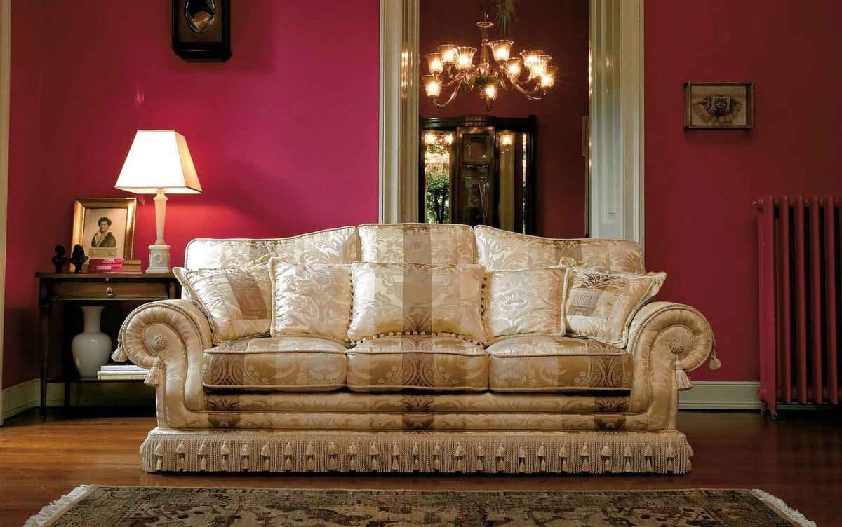 Красивые диваны видео. Красивые диваны. Диван классика. Шикарный диван. Шикарные диваны для гостиной.